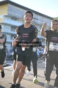 Runner Photo 1635475