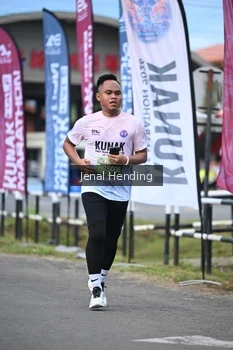 Runner Photo 1635493