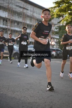 Runner Photo 1635510