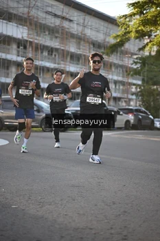 Runner Photo 1635583