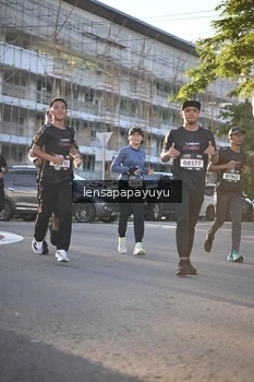 Runner Photo 1635595