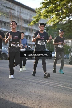 Runner Photo 1635622