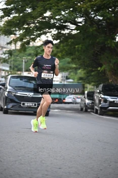 Runner Photo 1635653