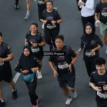 Runner Photo 1635739
