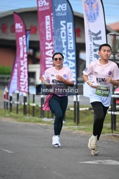 Runner Photo 1635747