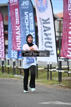 Runner Photo 1635793