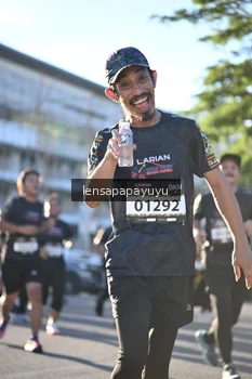 Runner Photo 1635809