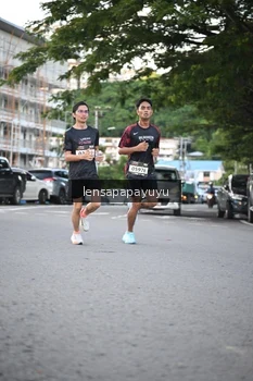 Runner Photo 1635829