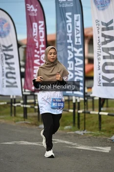 Runner Photo 1635834