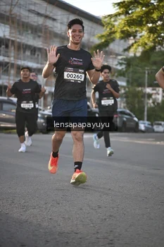 Runner Photo 1635887