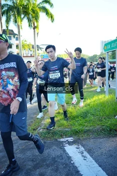 Runner Photo 1635944