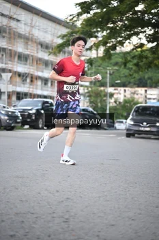 Runner Photo 1636027