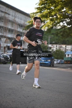 Runner Photo 1636091