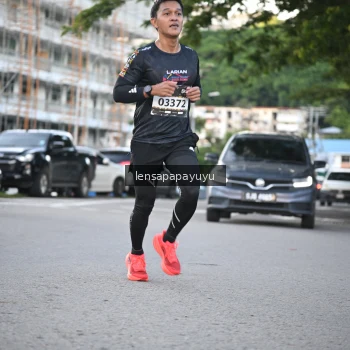 Runner Photo 1636132