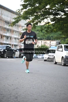 Runner Photo 1636183