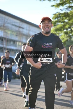 Runner Photo 1636191