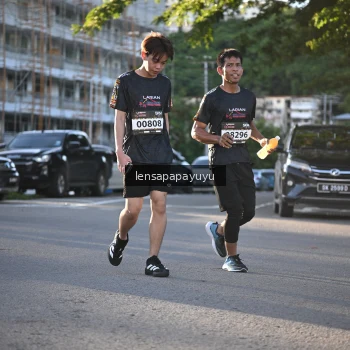Runner Photo 1636221