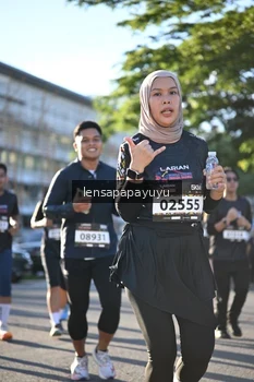 Runner Photo 1636243