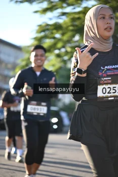 Runner Photo 1636247