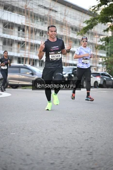 Runner Photo 1636270