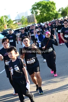 Runner Photo 1636330