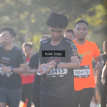 Runner Photo 1636338