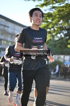 Runner Photo 1636340