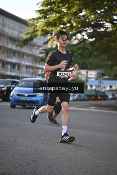 Runner Photo 1636384