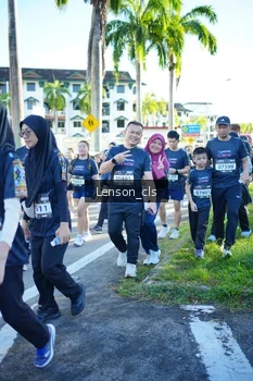 Runner Photo 1636547