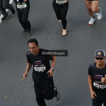 Runner Photo 1636567