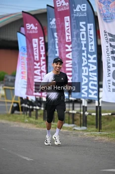 Runner Photo 1637031