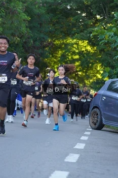 Runner Photo 1637071