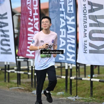 Runner Photo 1637111