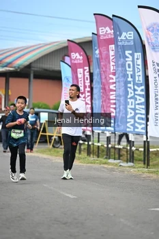 Runner Photo 1637375