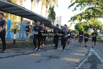 Runner Photo 1637400