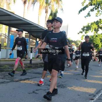Runner Photo 1637550
