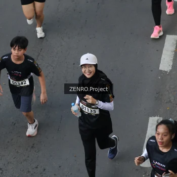 Runner Photo 1637635