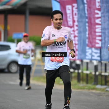 Runner Photo 1637639