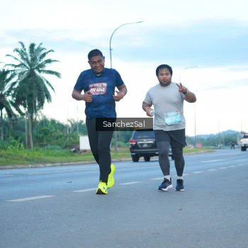 Runner Photo 1637653