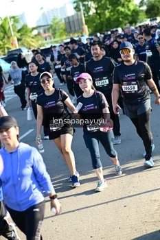 Runner Photo 1637789