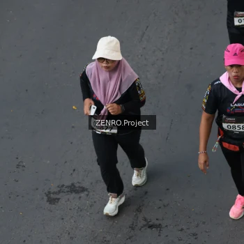 Runner Photo 1637875