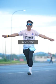 Runner Photo 1638243