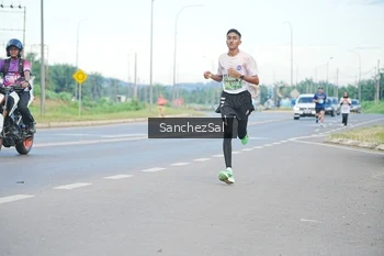 Runner Photo 1640452