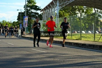 Runner Photo 1640943