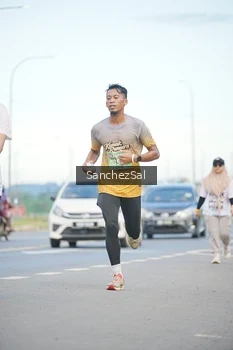 Runner Photo 1641184