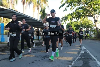 Runner Photo 1641212