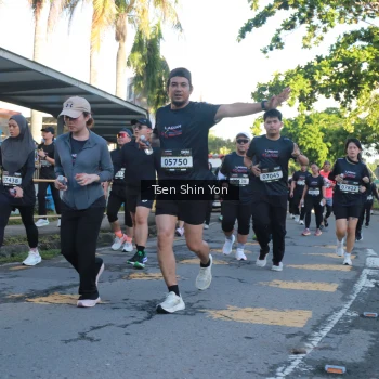 Runner Photo 1641245
