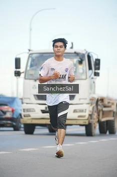 Runner Photo 1641376