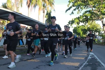 Runner Photo 1641715