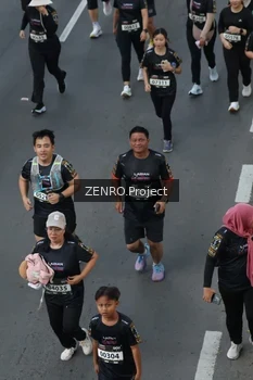 Runner Photo 1642032